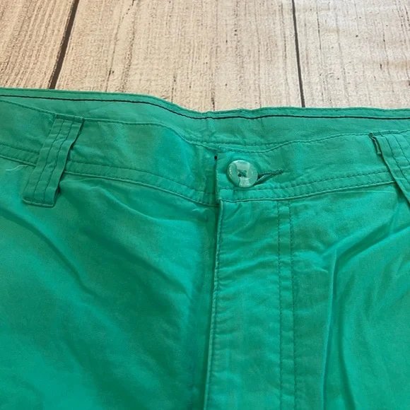 Men's Green Shorts Columbia inseam 7.5 - Picture 2 of 5